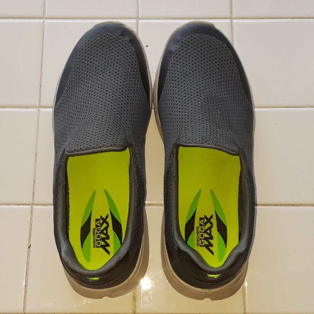Sketches Goga MAX shoes